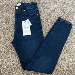 New with tags Zara jeans.